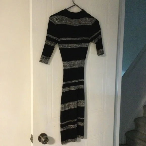 Dress - Picture 2 of 4